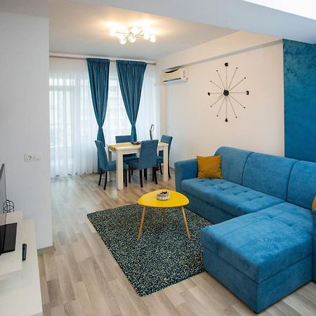 Elegance Apartment Summerland Mamaia Bagian luar foto