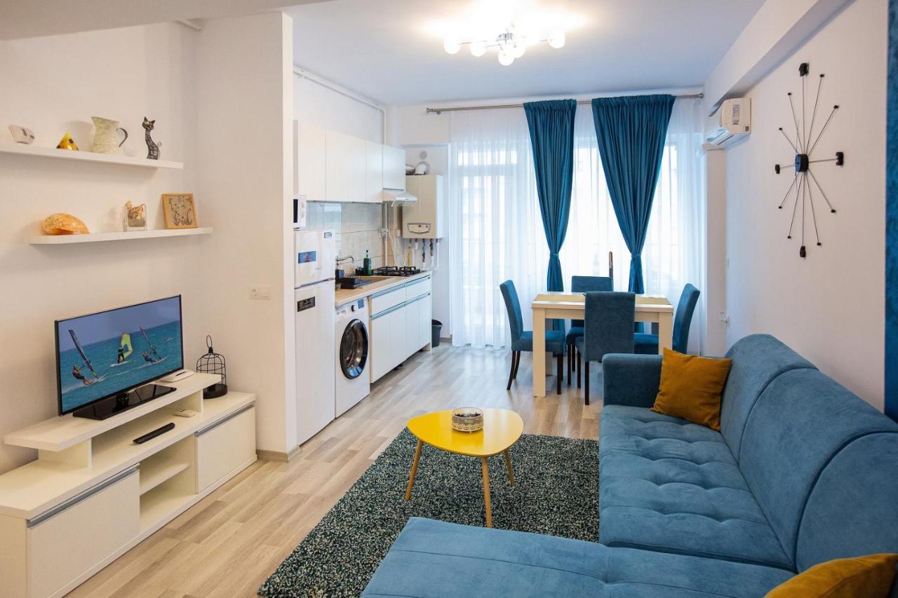 Elegance Apartment Summerland Mamaia Bagian luar foto