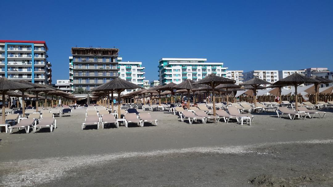 Elegance Apartment Summerland Mamaia Bagian luar foto